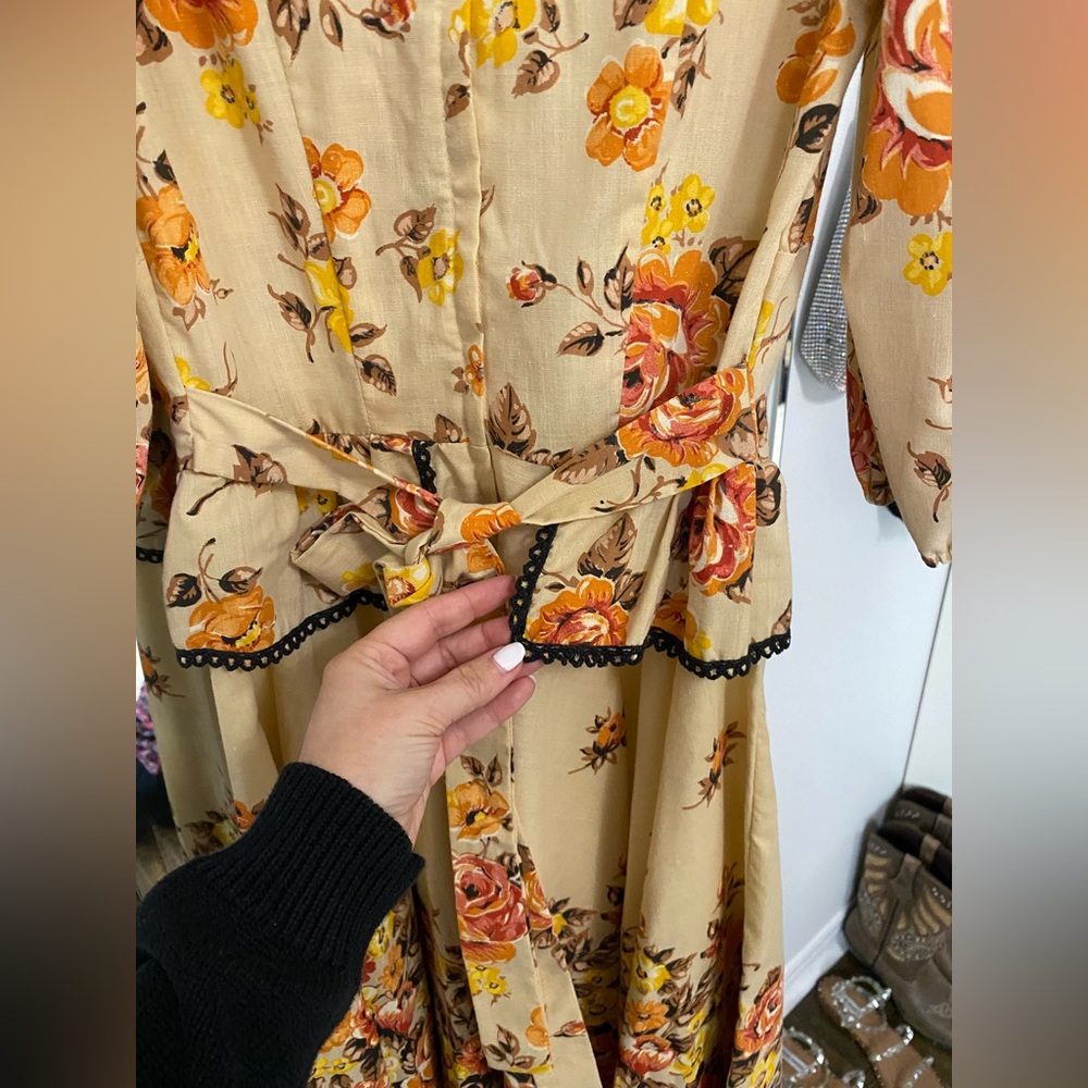 Gorgeous 70’s vintage floral dress - Picture 7 of 9